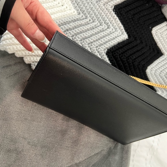 KATE MEDIUM CHAIN BAG IN GRAIN DE POUDRE EMBOSSED LEATHER IN GOLD HARDWARE - Picture 2 of 5